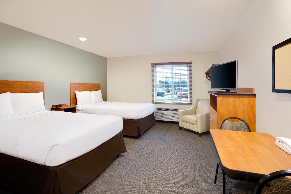 Queen Room with Two Queen Beds - Non-Smoking interior